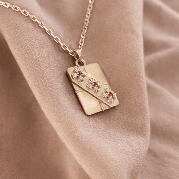 Family Crest Pendant - The Story - Jos Atelier